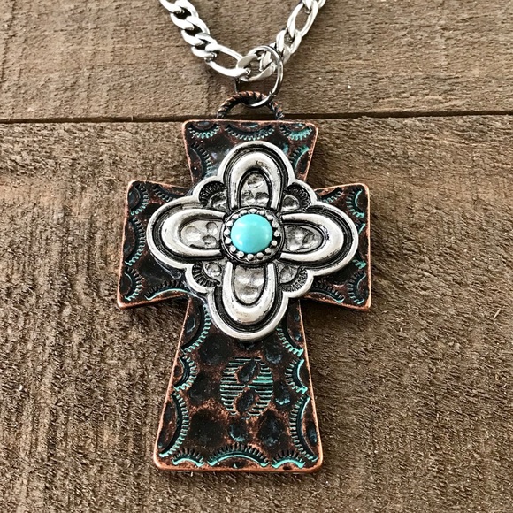 🆕3D Rustic Cross Pendant - Picture 2 of 4
